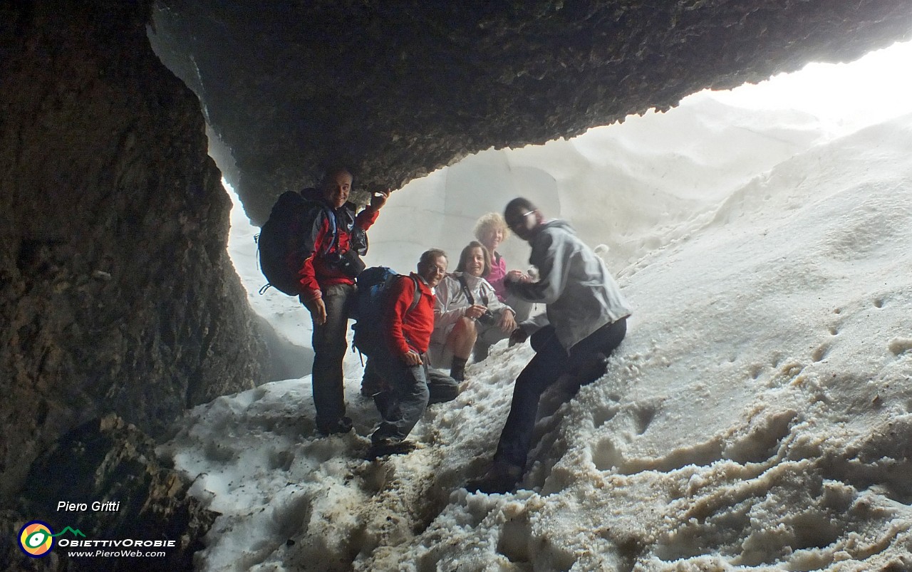 78 Grotta dei Pagani (2224 m).JPG